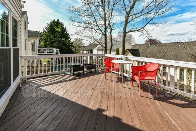 Building Photo - 46814 Snow Hill Way