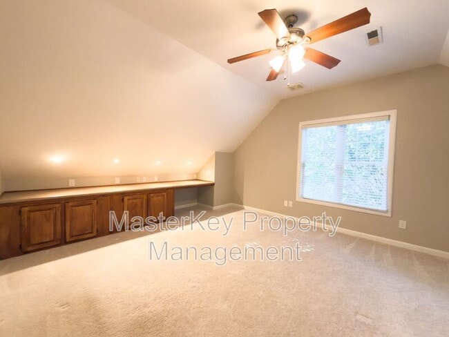 Building Photo - 251 Tillamook Dr