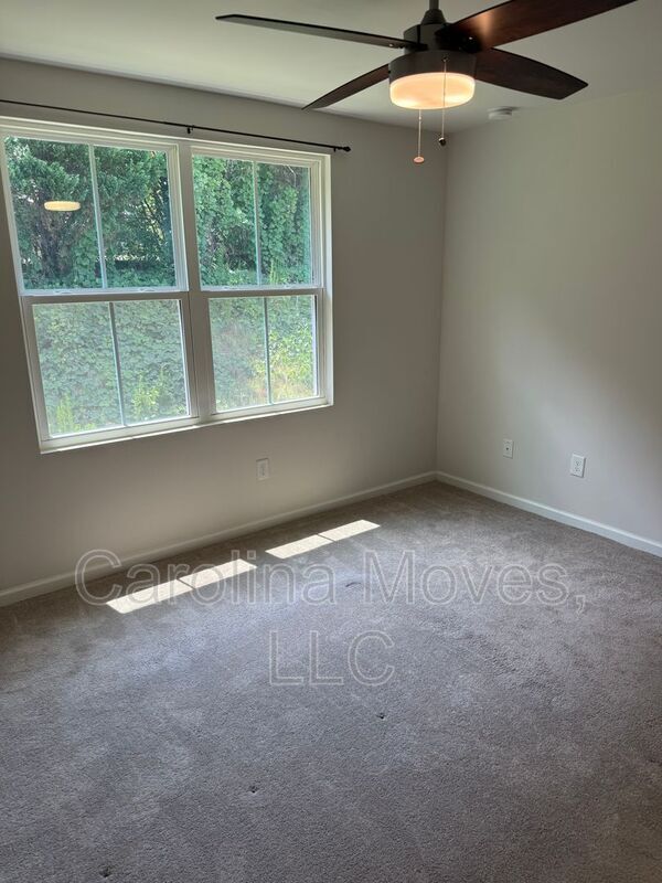 Building Photo - 126A Fernside Ct