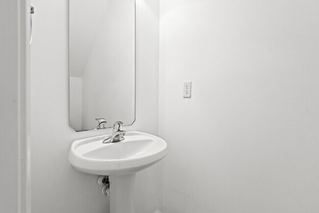 Building Photo - Hope Valley Farms Townhouse