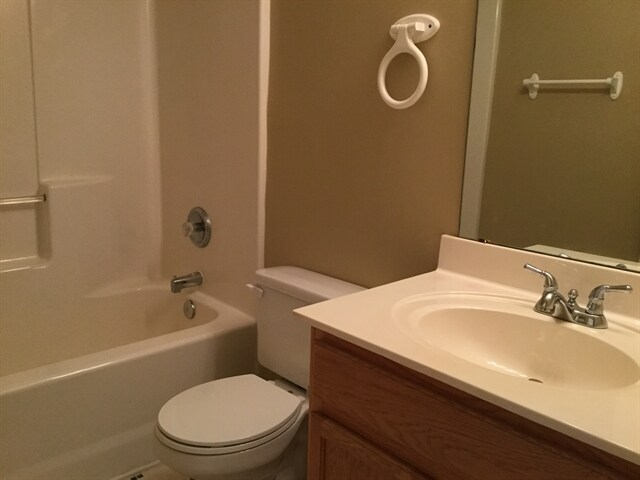 Building Photo - 4008 Edgeview Dr