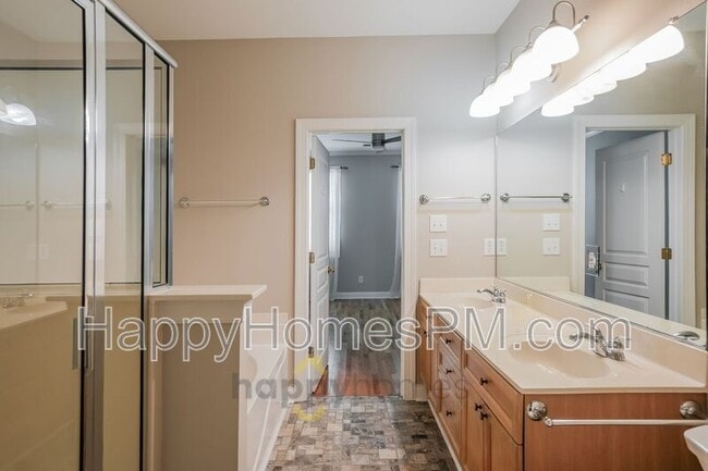 Building Photo - 1115 Thrower St