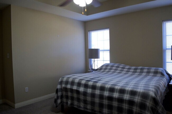 Building Photo - Nice 3 Bed 2 Bath House In Vanderveen Crossing!