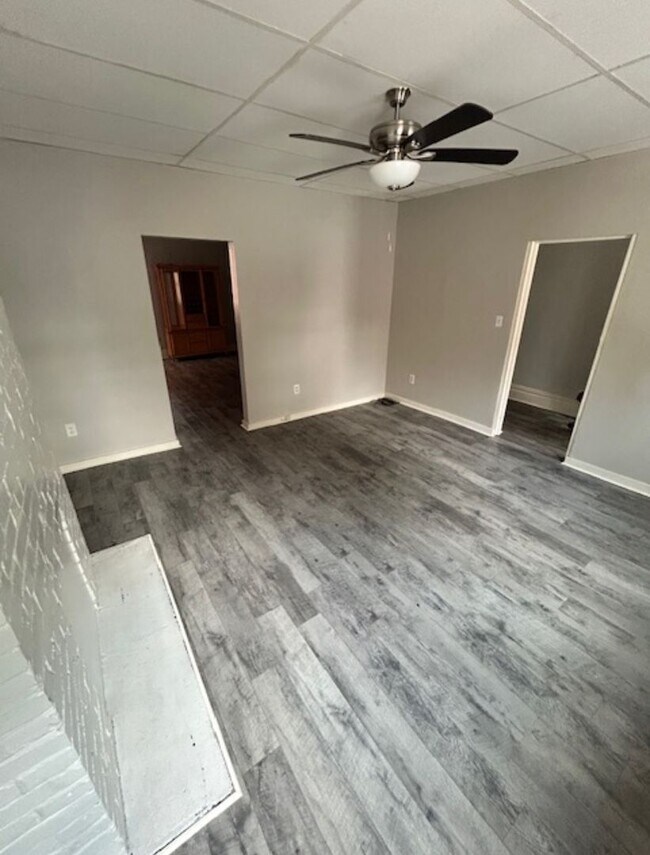 Building Photo - Pittsburgh - 3 Bed 2 Bath - Just Renovated