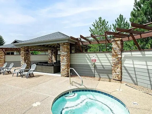 Building Photo - 4343 E Soliere Ave