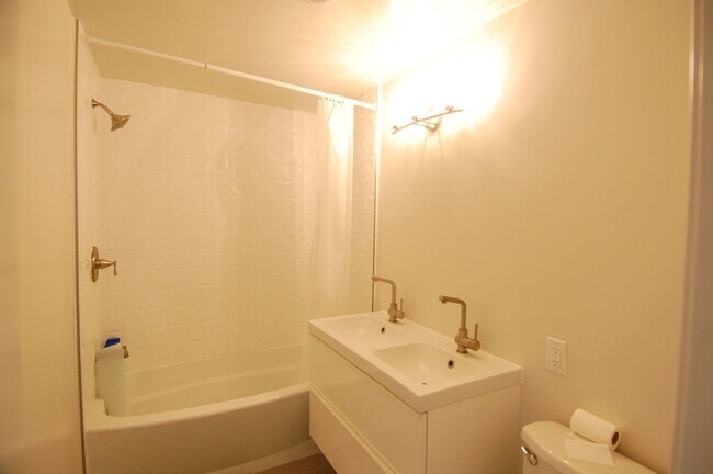 Building Photo - 234 W Marquita