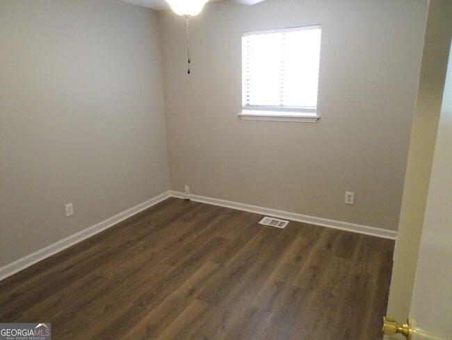 Building Photo - 13 Oak Mt Dr