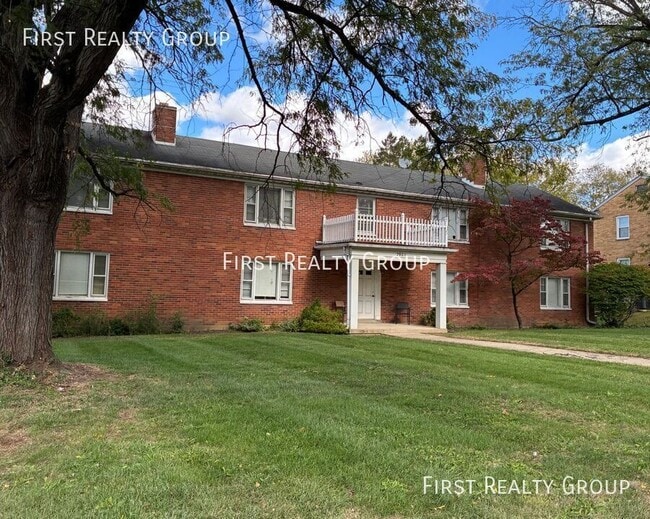 Primary Photo - 2901 Grand Ave