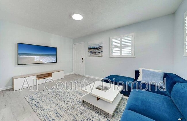 Building Photo - 7308 Sunset Ave