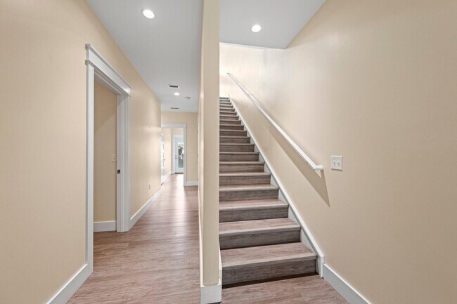 Building Photo - 340 Bluefish Dr