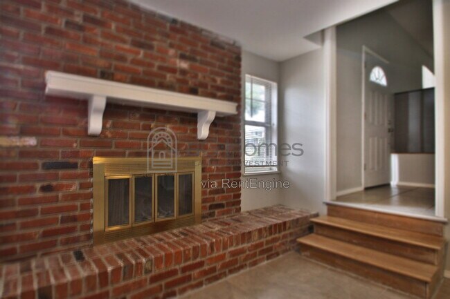 Building Photo - 405 Yukon Ave