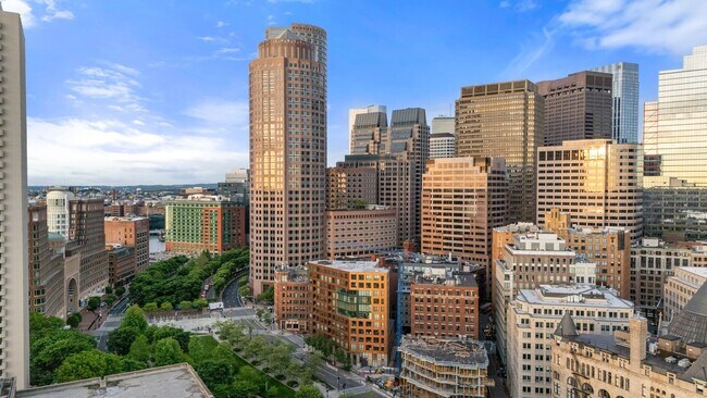 Building Photo - 110 Broad St
