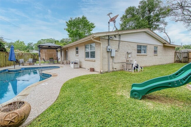 Building Photo - 1405 Delabrook Ct