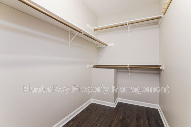 Building Photo - 6025 Presentation St