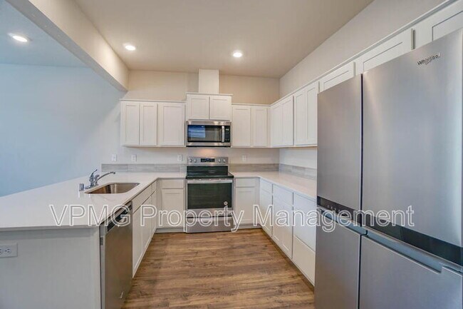 Building Photo - 2628 NE 117th Pl