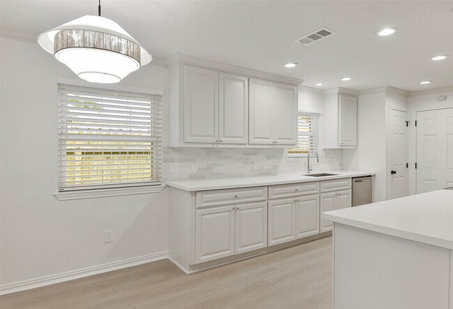 Building Photo - 3230 Golden Leaf Dr