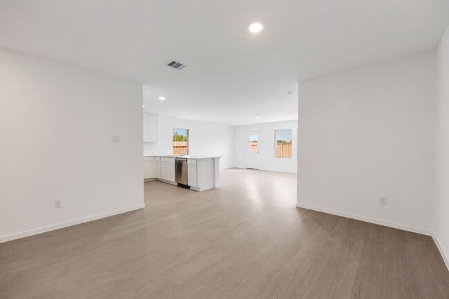 Building Photo - 25625 Rose Creek Dr
