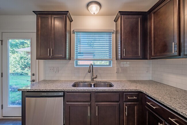 Building Photo - 510 Hobkirks Pl