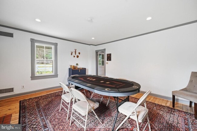 Building Photo - 11641 Glen Rd