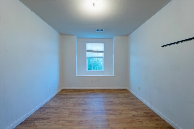 Building Photo - 11017 Panther Ct