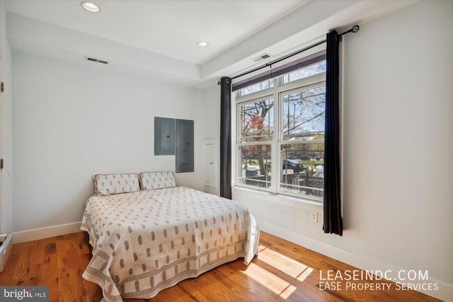Building Photo - 515 N Street NW-#2