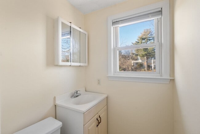 Building Photo - 19 Moreland Ave