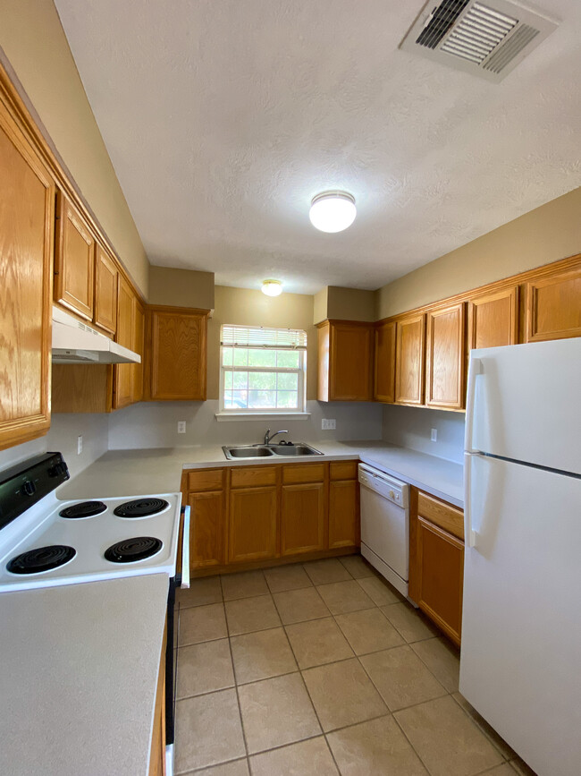 Building Photo - 2410 Brittain Ct