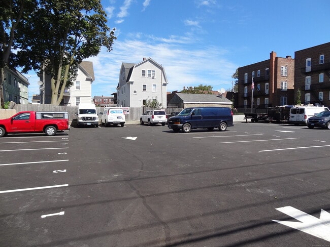 Building Photo - 2806 Fairfield Ave