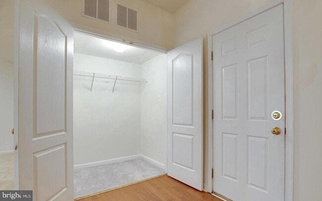 Building Photo - 25859 Kirkwood Square