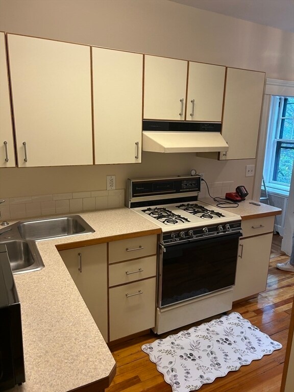 Building Photo - 36 Linnaean St