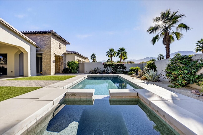 Building Photo - 55120 Autumn Valley Ct