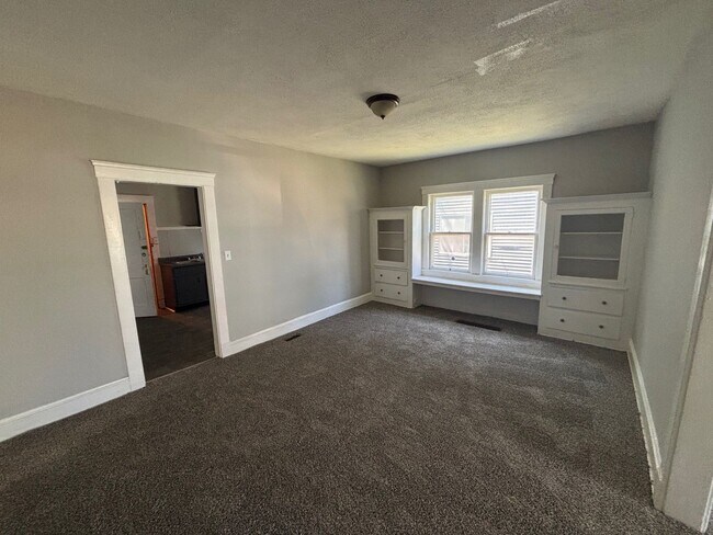 Building Photo - 1750 Alcoy Rd