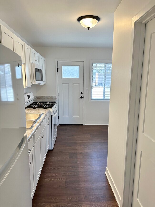 Building Photo - 222 S Tryon St