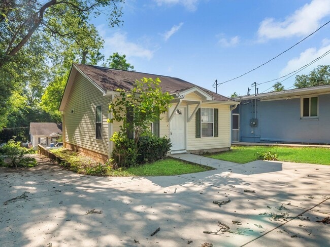 Building Photo - 2222 St Marks St