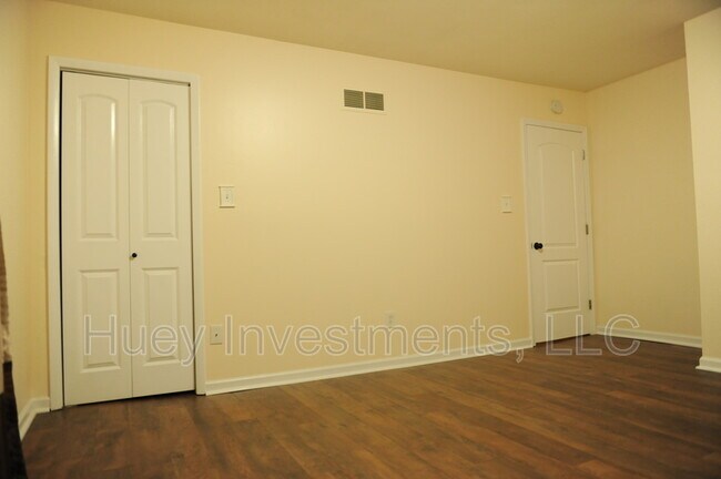 Building Photo - 324 Theodore Dr