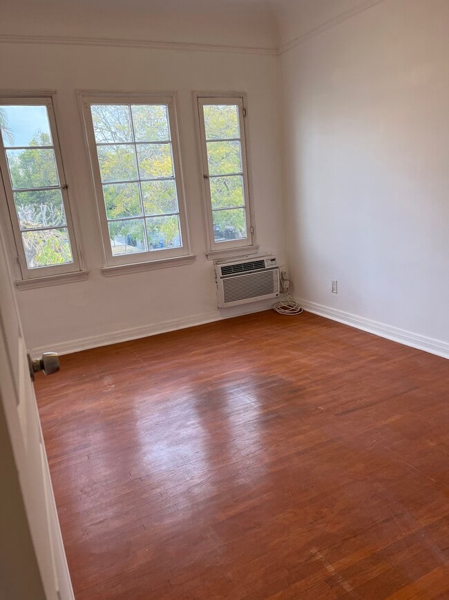 BEDROOM - 709 N Harper Ave