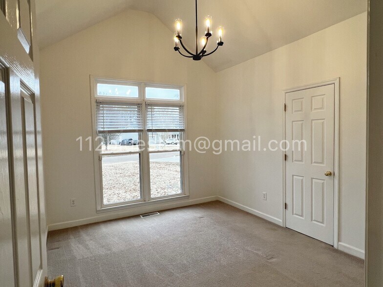 Building Photo - 112 Bluestem Dr NE