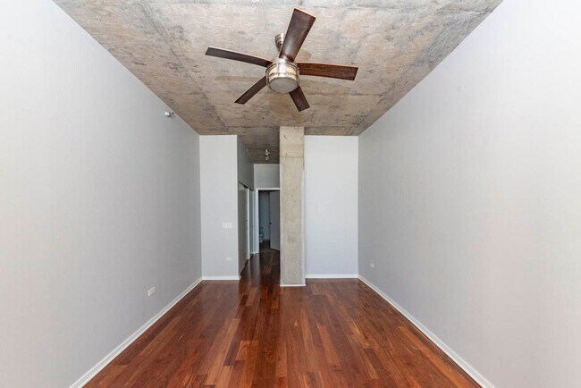 Building Photo - 700 N Larrabee St