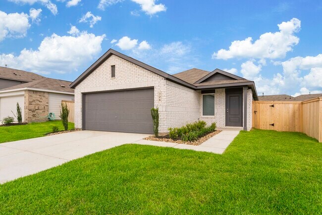 Building Photo - 706 Umbrella Tree Dr