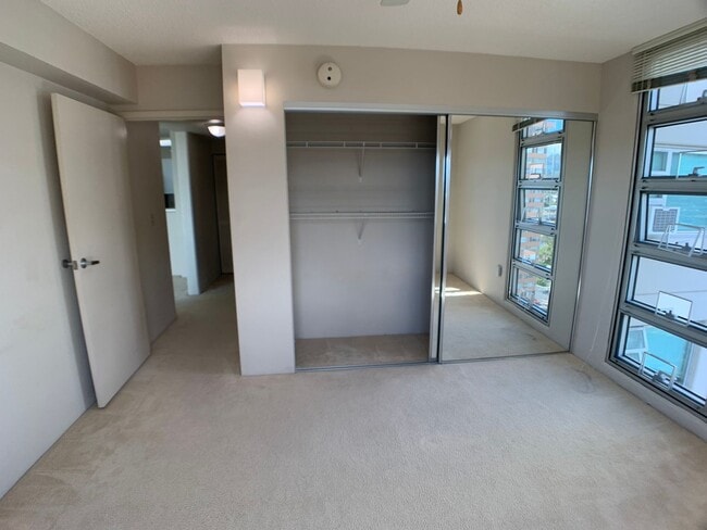 Building Photo - Salt Lake (Honolulu-Country Club Village 6) - 2 bed, 1 bath, 2 parking stalls