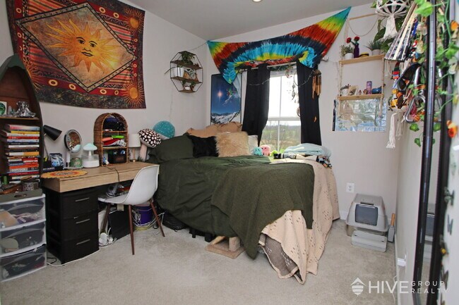 Building Photo - Spacious 4-Bed, 3.5-Bath with Garage!