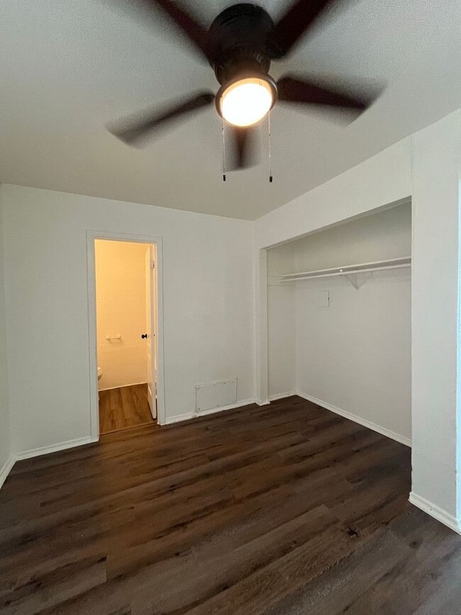 Building Photo - 7115 Glen Terrace