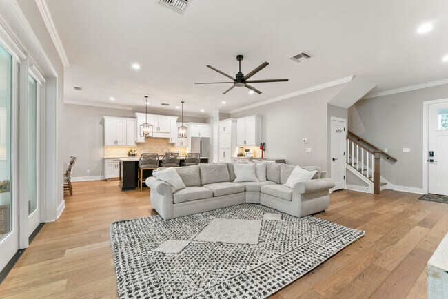 Building Photo - 3314 W Villa Rosa St