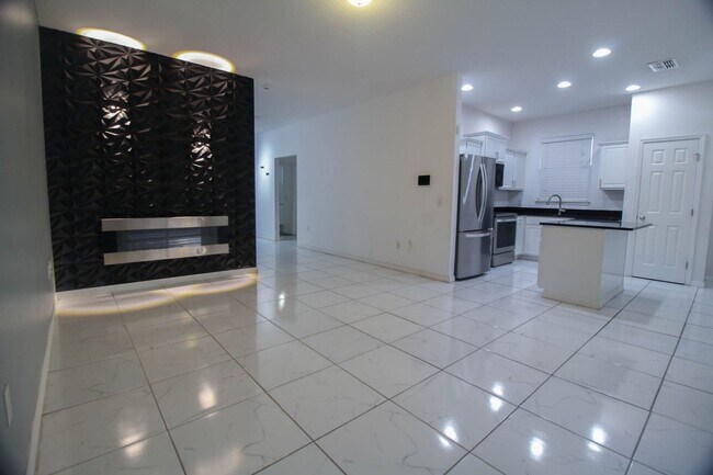 Building Photo - 224 Highland Meadows Ave