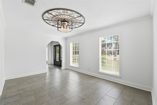 Building Photo - 1406 Grand Valley Dr