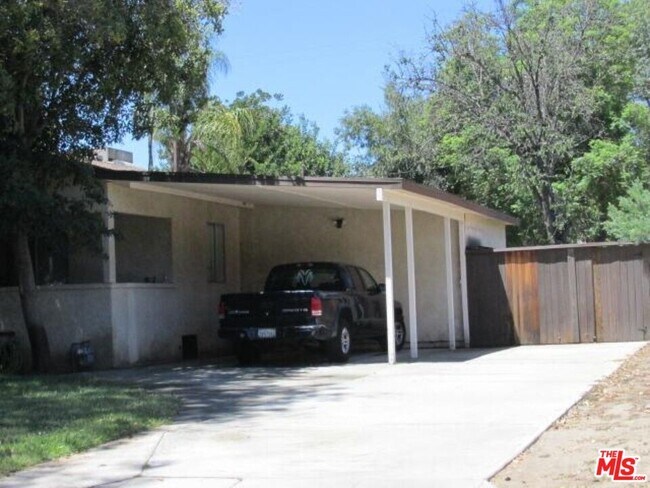 Building Photo - 5723 Stansbury Ave