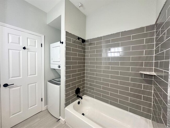Building Photo - 2529 Rio Grande St