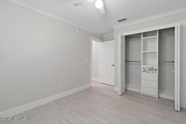 Building Photo - 744 Dewdrop Loop
