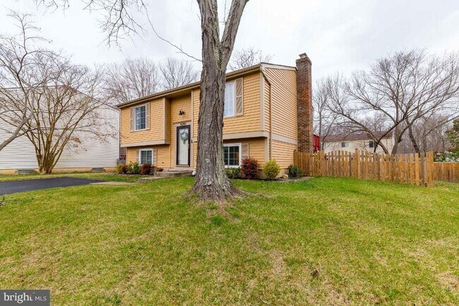 Building Photo - 8280 Wold Den Ct