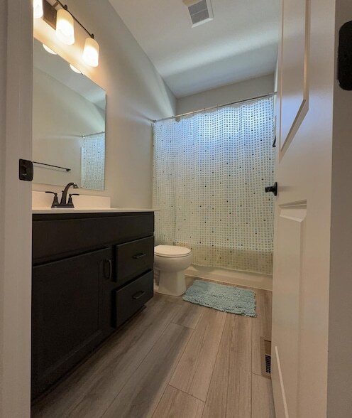 Building Photo - 6800 Green Isle Ln